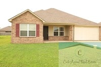 Building Photo - Move in special $900!! Spacious 4 bed, 2 bath home - Nettleton