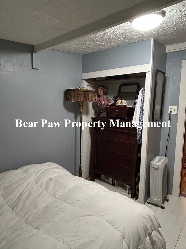 Building Photo - Adorable cabin in Evergreen!