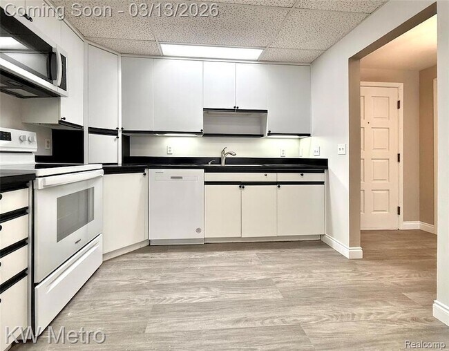 Building Photo - 875 GreenView Ct