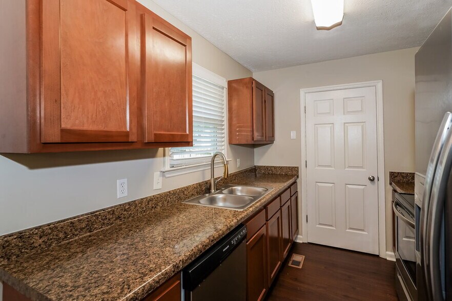 Building Photo - 408 Dellwood Dr