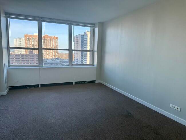 Building Photo - 655 W Irving Park Rd