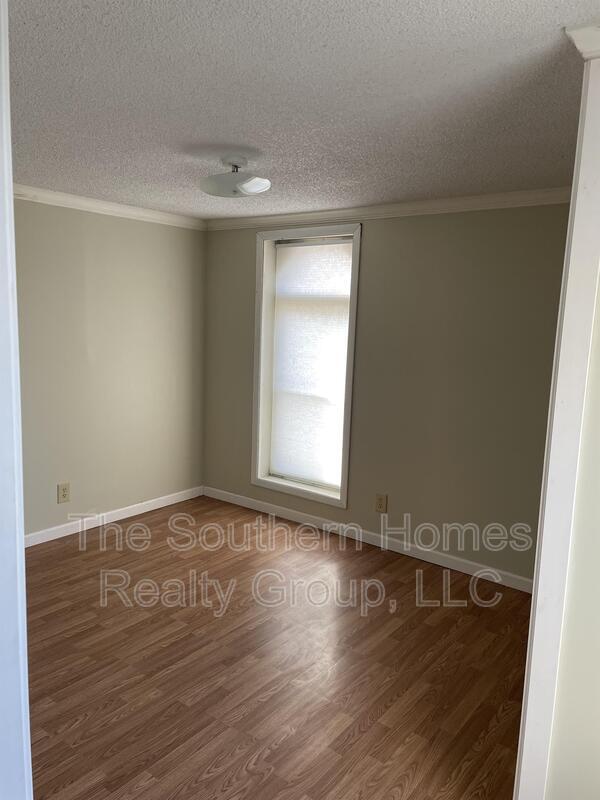 Building Photo - 112 Co Rd 494