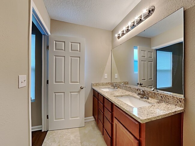 Building Photo - BEAUTIFUL NEW HOME