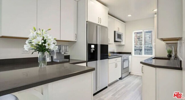 Building Photo - 656 Indiana Ave