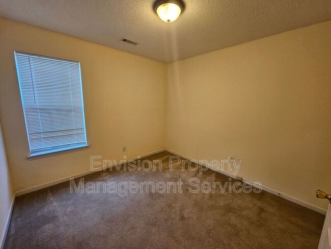 Building Photo - 3989 Meadow Glen Way