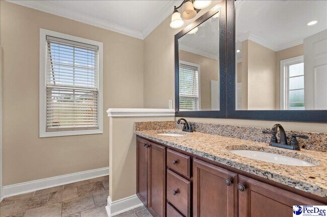 Building Photo - 3011 Thornberry Dr