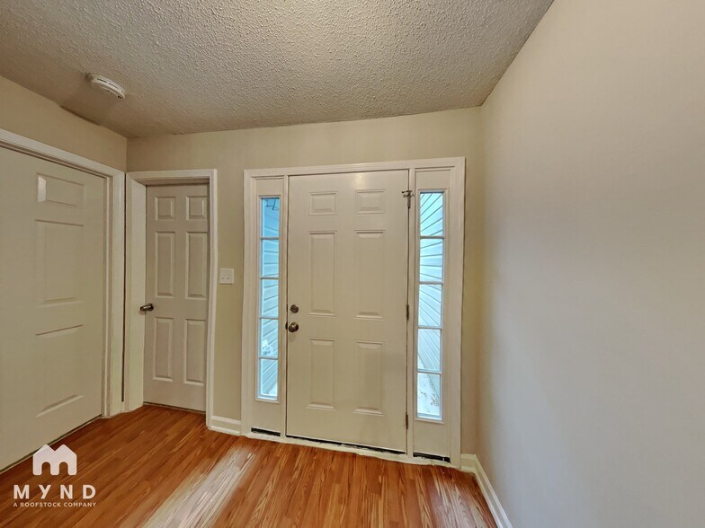 Building Photo - 2772 Live Oak Trail