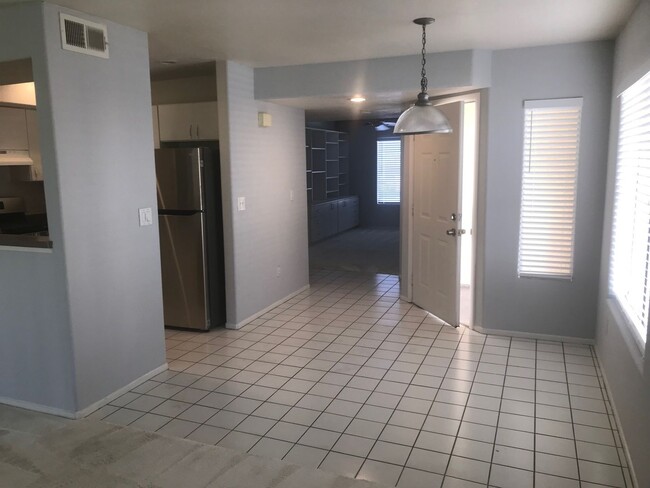 Building Photo - 2 Bedroom 2 bath condo with a den ready fo...