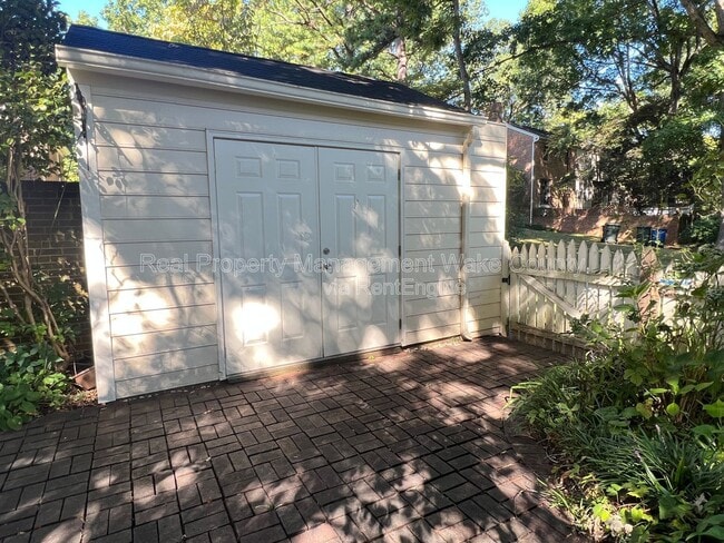 Building Photo - 2884 Wycliff Rd
