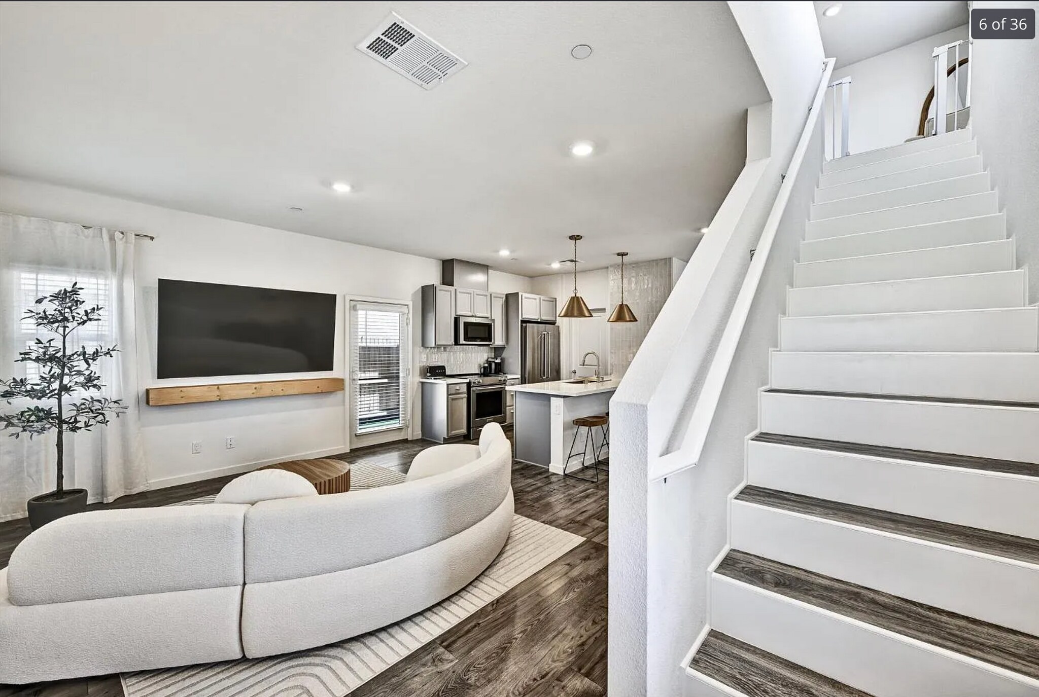 Building Photo - 5048 Cumberland Dr