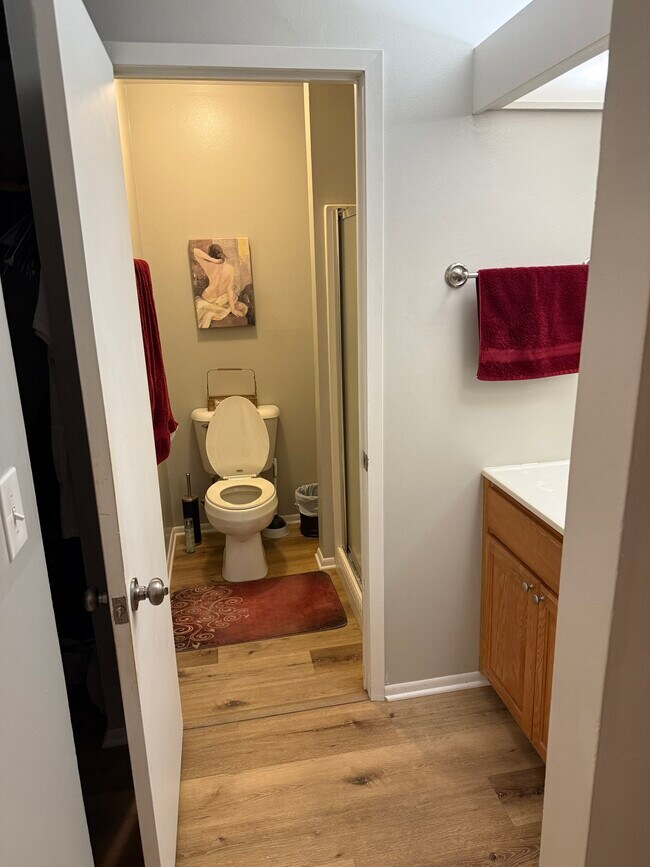 Building Photo - 406 Sheffield Rd