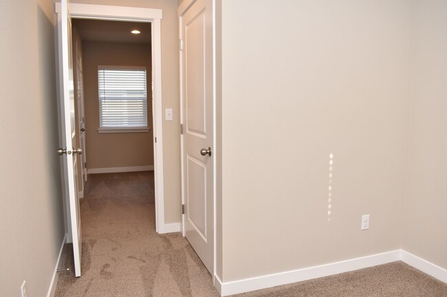 Building Photo - 4 Bedroom 2.5  Bath Home Built in 2018 in ...