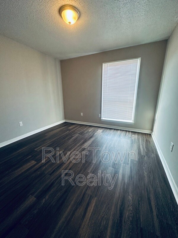 Building Photo - 2864 Whitney Ave