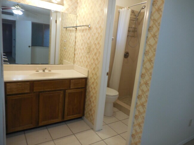 Building Photo - 3110 Isla Marino St