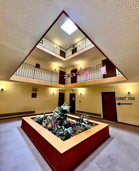 Building Photo - 6441 Pershing Rd