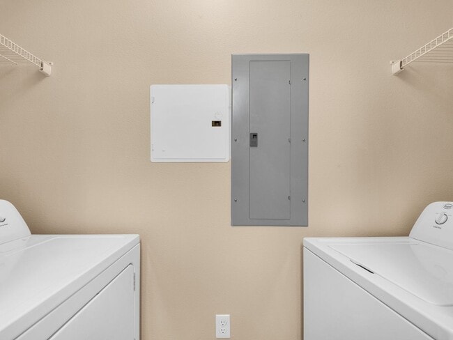 Building Photo - Beautiful One Bedroom Apartment in Fort Walton Beach!