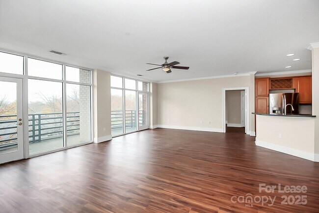 Building Photo - 400 N Church St