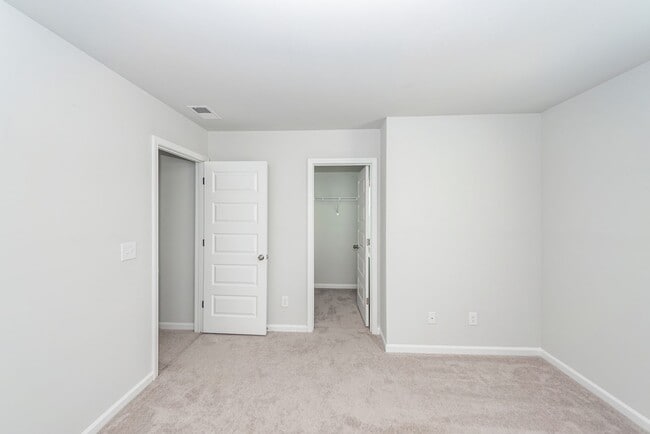 Building Photo - 4 Bedroom, 2.5 Bathroom Home in Cane Bay Plantation - Summerville