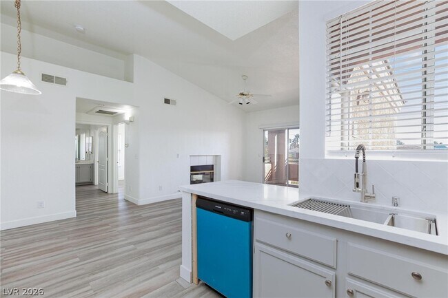 Building Photo - 7701 Himalayas Ave