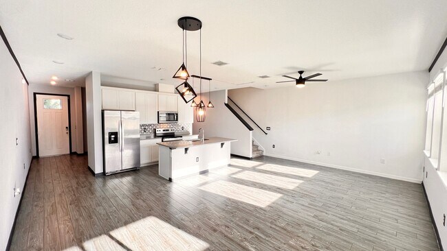 Building Photo - Beautiful, Resort-Style Living with this 3...