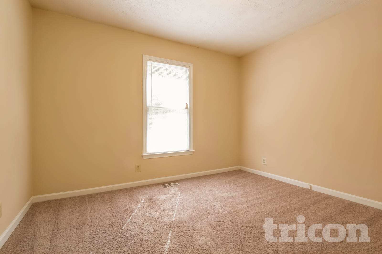 Building Photo - 252 Elizabeth Dr