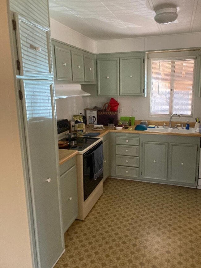 Building Photo - 680 Dutch Creek Rd