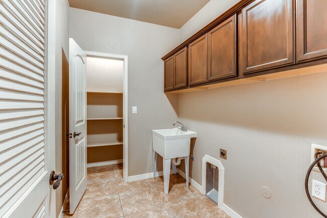 Building Photo - 5444 Pedro Lucero Dr