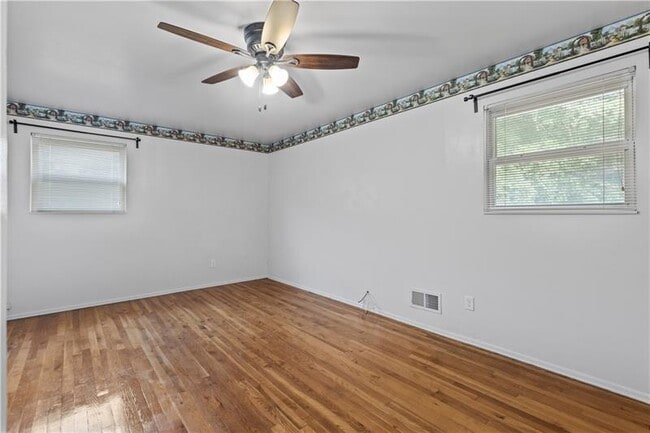 Building Photo - 117 Alpine Village Dr