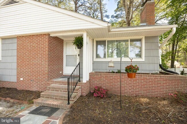 Building Photo - 731 Richwil Dr