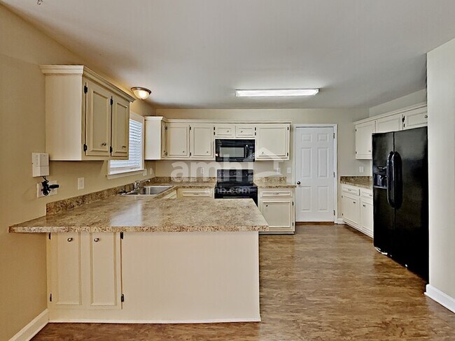 Building Photo - 2581 Douglas Ln