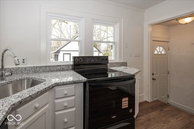 Building Photo - 6144 Winthrop Ave