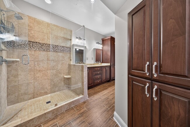 Building Photo - 113 7 Oaks Way