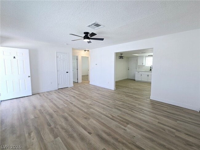 Building Photo - 1083 E Calvada Blvd