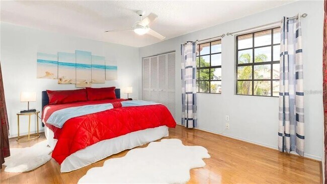 Building Photo - 10438 St Tropez Pl