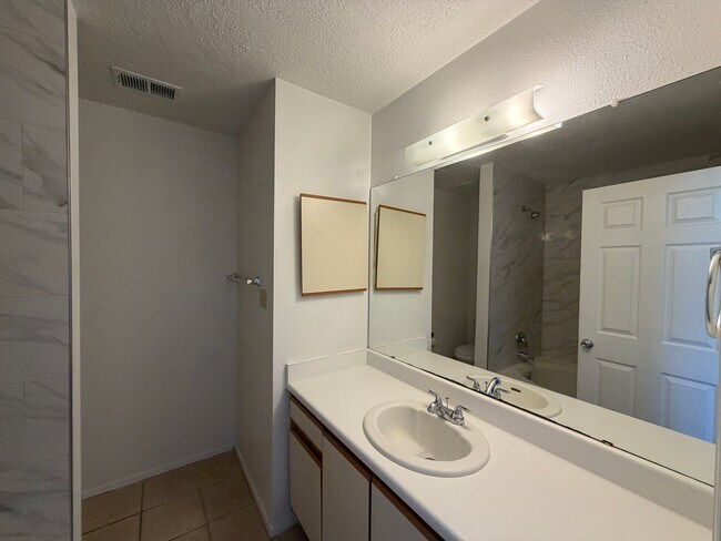 Building Photo - 4520 Rockaway Loop NE