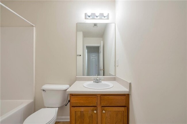 Building Photo - 950 Parkway Rd