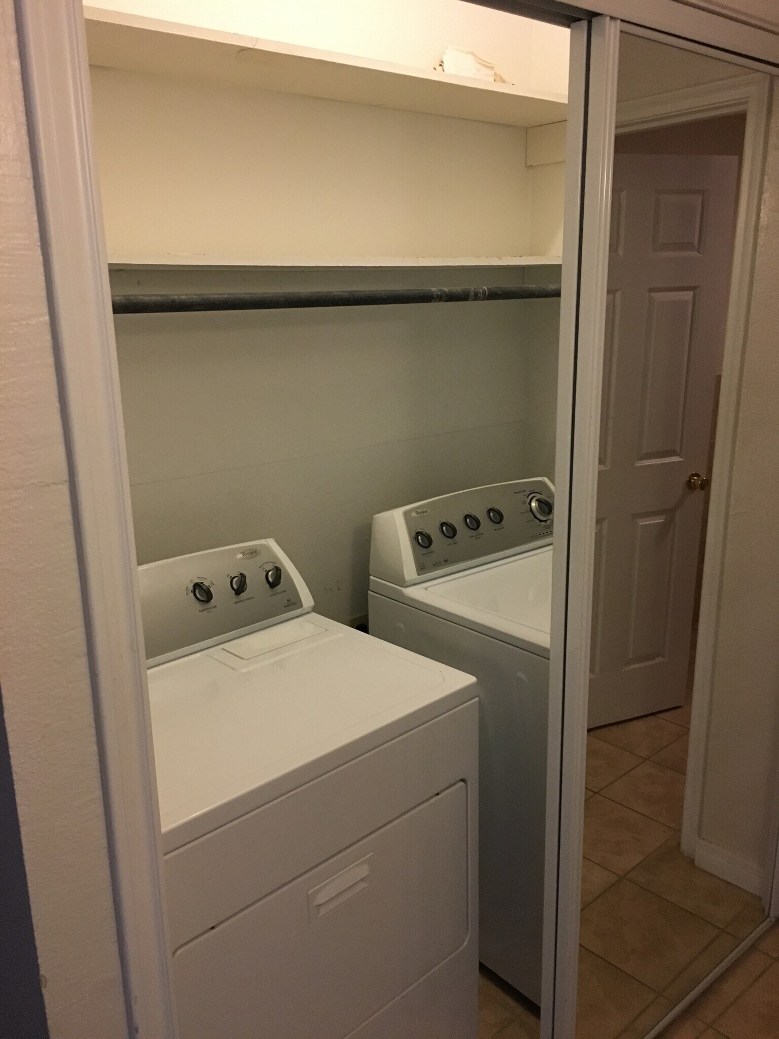 Washer/Dryer - 2901 W Illinois Ave