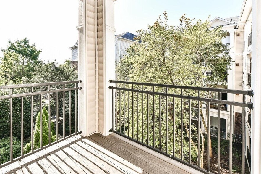 Building Photo - 12913 Centre Park Cir