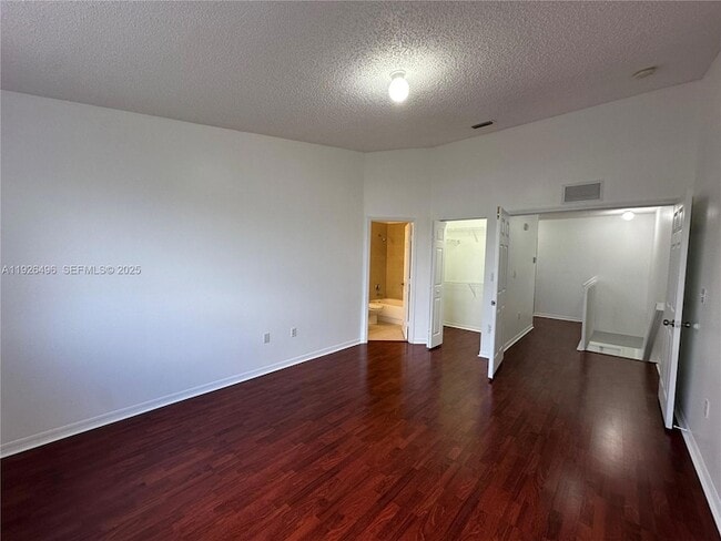 Building Photo - 2308 SE 23rd Terrace