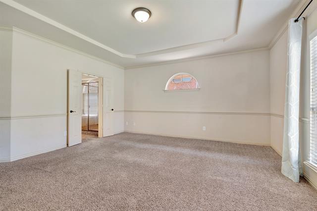 Building Photo - 3300 Lakeview Blvd