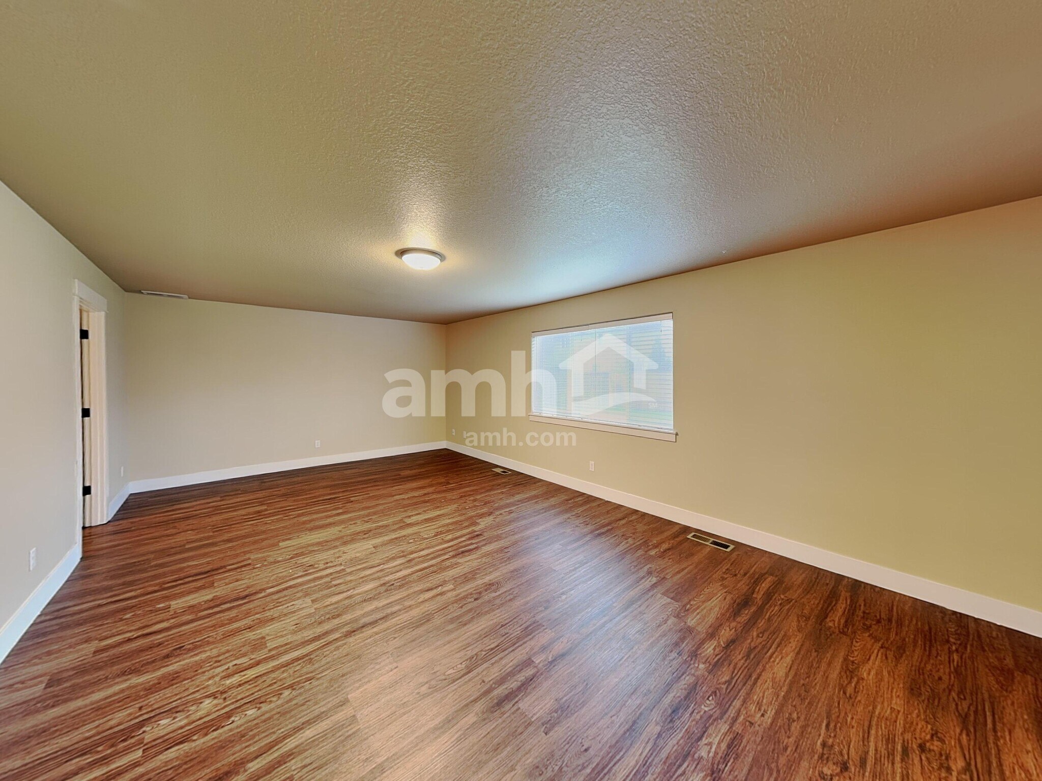 Building Photo - 458 Tulip Ave