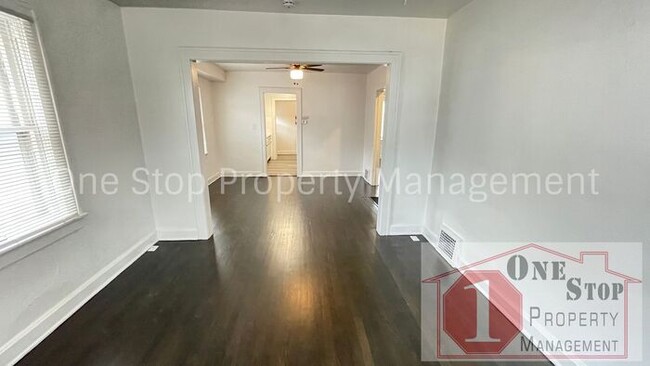 Building Photo - Beautiful 2 Bedroom 1 Bathroom Home in Kansas City!