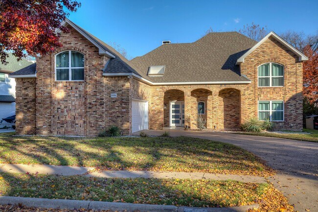 Building Photo - 8606 Columbia Dr