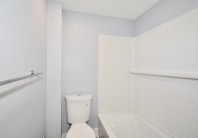 Building Photo - 30 Day St