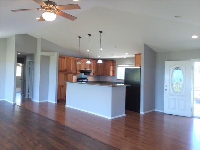 Building Photo - Paio, Nainoa