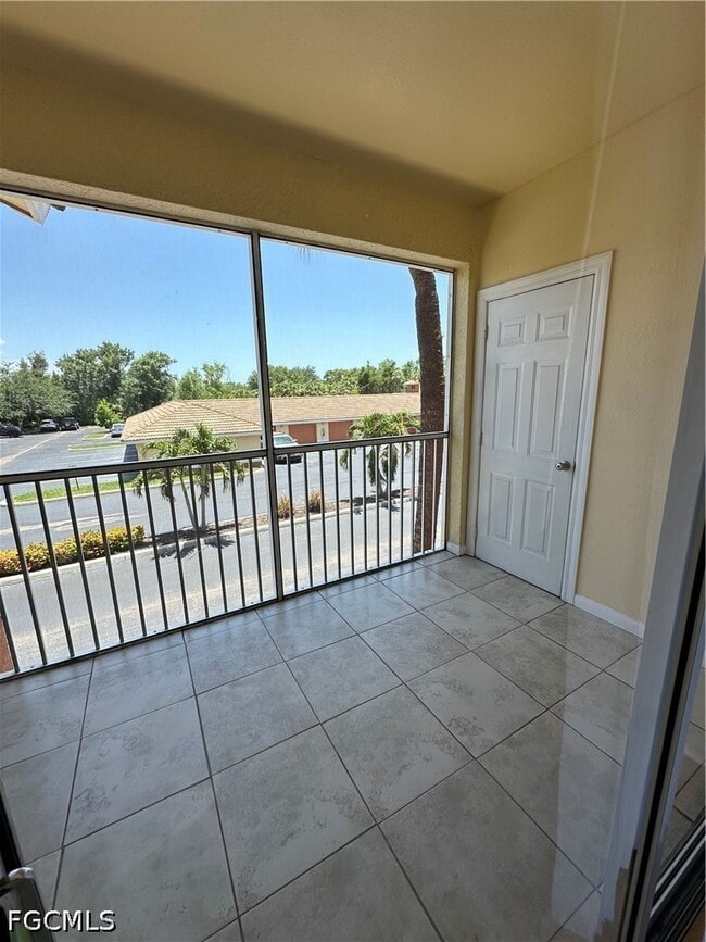 Building Photo - 6361 Aragon Way
