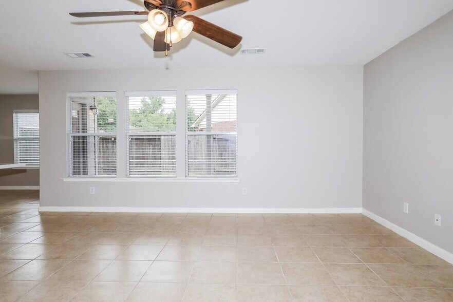 Building Photo - 6642 Durango Creek Dr