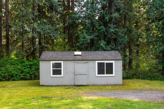 Building Photo - 50% Off First Month's Rent for March Move In! Beautiful 4 Bedroom 3 Bath Issaquah Home on Large P...