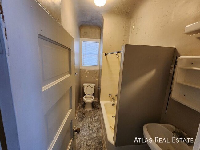 Building Photo - 1221 13th St