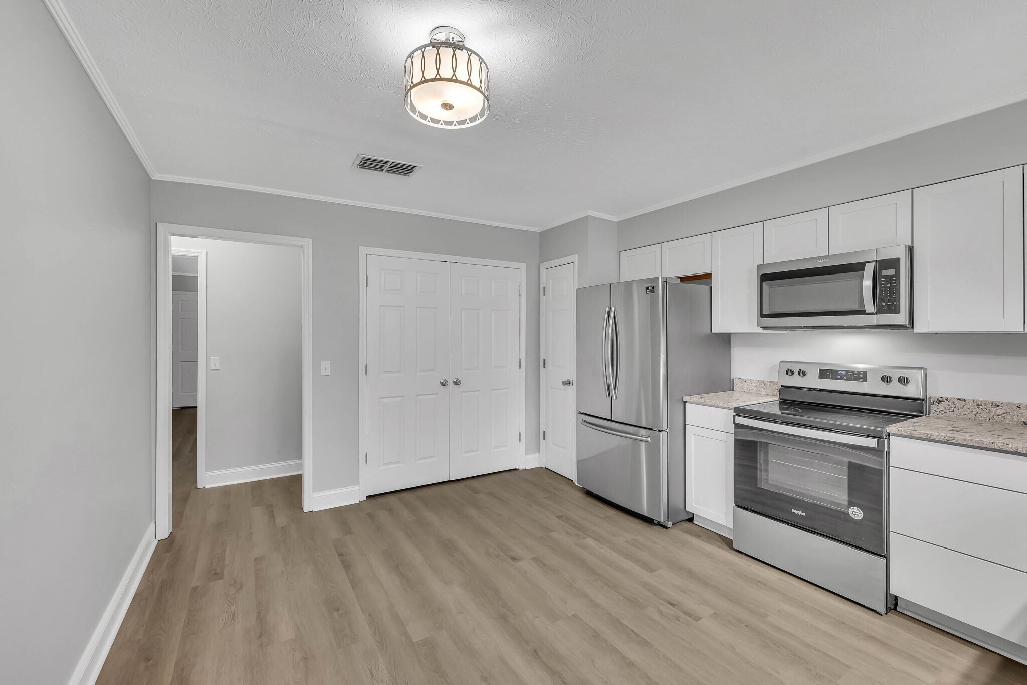 Building Photo - 3350 Oak Trees Ct